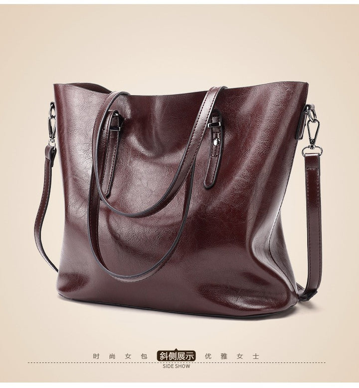 Damen Hobo-Tasche aus hochwertigem Kunstleder mit geschwungenem Design und verstellbarem Schultergurt Nord Taschen