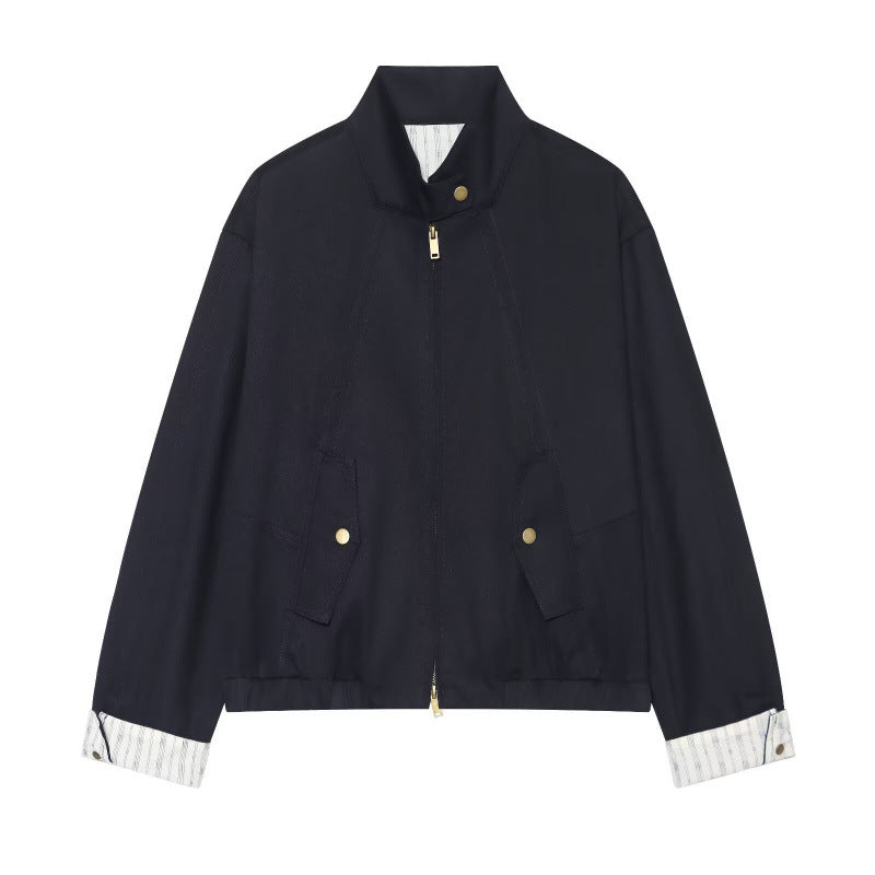 Damen Kurzes Blousonjacke im Clean‑Look mit Stehkragen, goldfarbenen Beschlägen und kontrastierenden Manschetten Nord Taschen