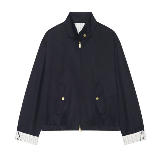 Damen Kurzes Blousonjacke im Clean‑Look mit Stehkragen, goldfarbenen Beschlägen und kontrastierenden Manschetten Nord Taschen