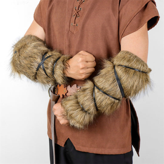 Herren Wikinger‑inspirierte Kunstpelz‑Armstulpen mit verstellbaren Wickelriemen Nord Taschen
