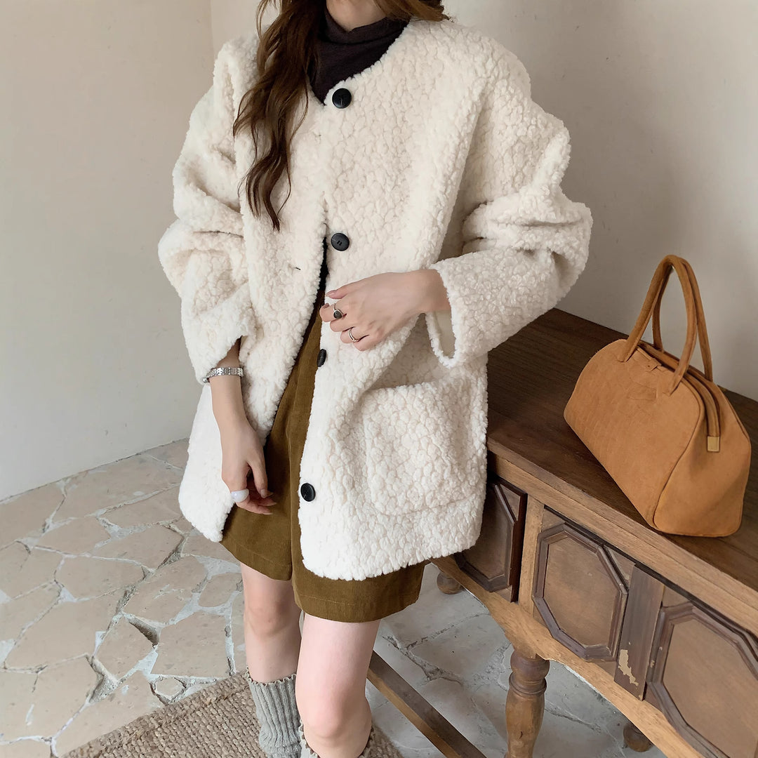 Damen Oversized Teddy‑Mantel mit Rundhals, großer Knopfleiste und aufgesetzten Taschen Nord Taschen
