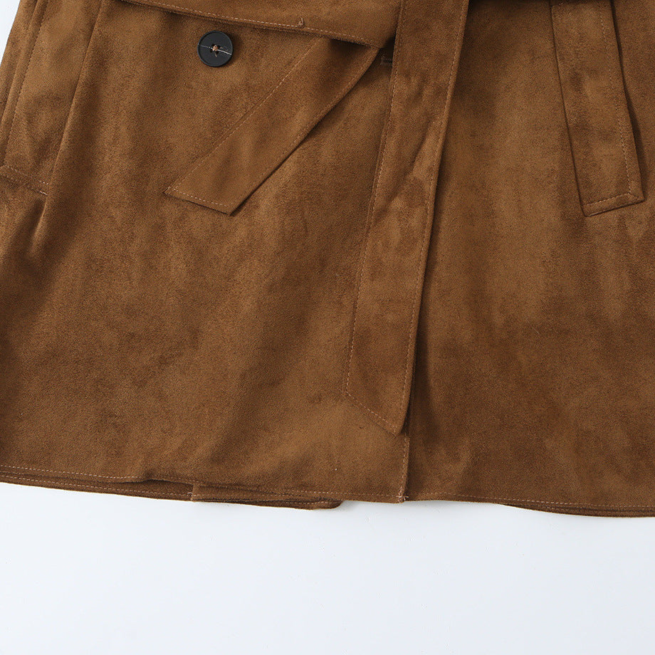 Damen Taillierter Kurztrench in Veloursleder-Optik mit doppelreihiger Knopfleiste und Schulterpatten Nord Taschen