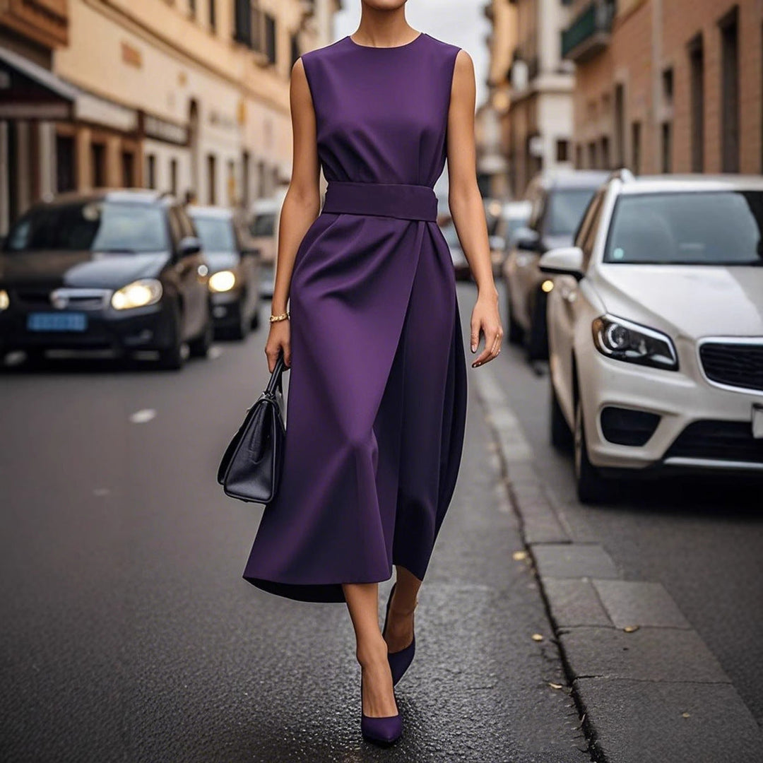 Damen Elegantes Maxikleid mit modernem Schnitt und feinen Plissée-Details
