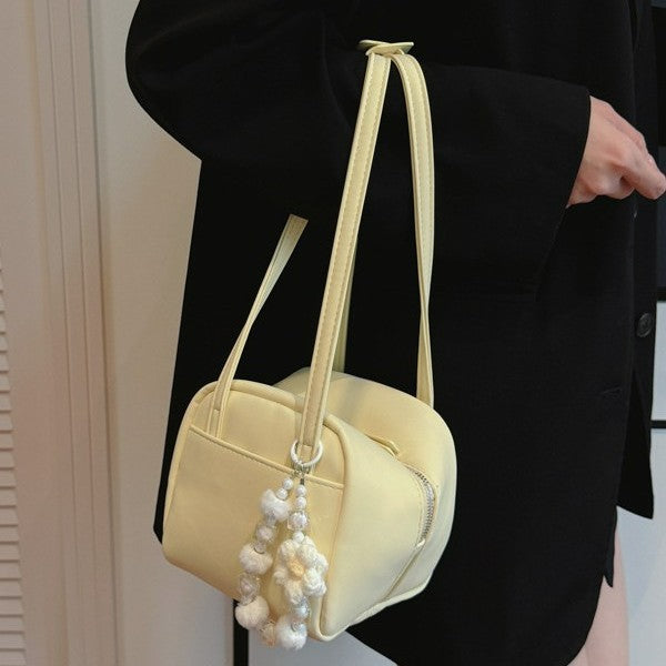 Damen modische Handtasche mit einzigartigem Blumenanhänger Nord Taschen