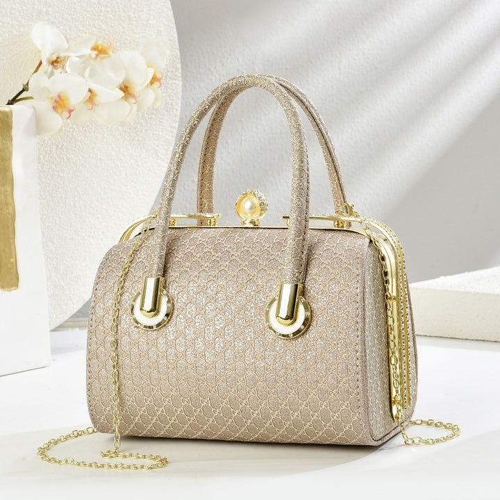 Damen Handtasche mit eleganter Struktur und schimmernden Details Nord Taschen