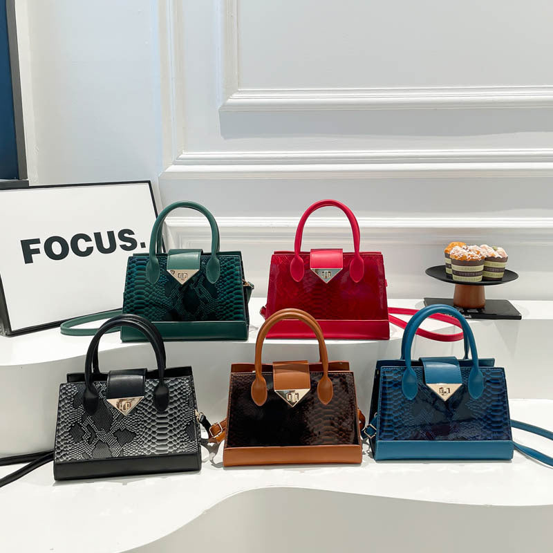 Damen elegante Handtasche mit glänzendem Schlangenhautmuster Nord Taschen