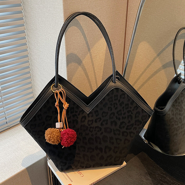 Damen Hobo-Tasche mit strukturiertem Design und eleganten Doppelgriffen Nord Taschen