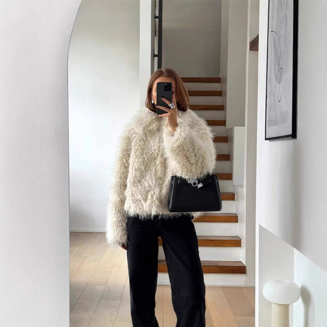 Damen Kurze shaggy Kunstpelzjacke mit Kapuze und hochfloriger Textur Nord Taschen