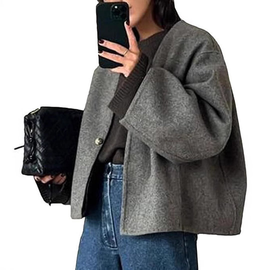 Damen Kurz geschnittene Oversize Wolljacke mit kastigem Schnitt und Ein-Knopf-Verschluss Nord Taschen