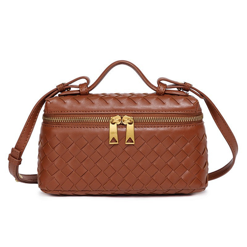 Damen Umhängetasche aus hochwertigem geflochtenem Leder mit eleganter Kettenapplikation Nord Taschen