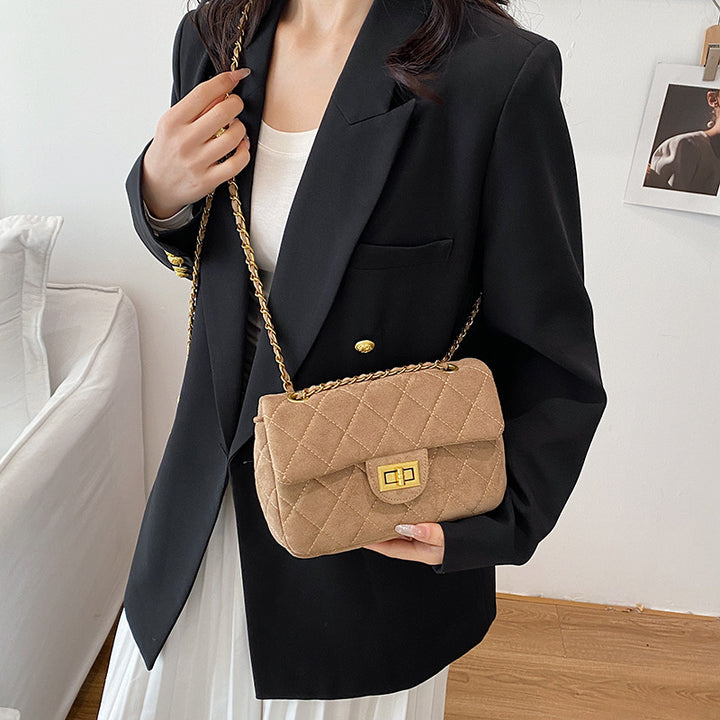 Damen elegante Umhängetasche mit schickem Kettenakzent Nord Taschen