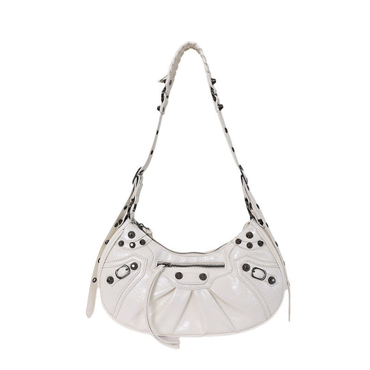 Damen Hobo-Tasche mit luxuriösen, dekorativen Details und einzigartigen Anhängern Nord Taschen