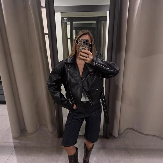 Damen Kurze strukturierte Bikerjacke aus Lederimitat Nord Taschen