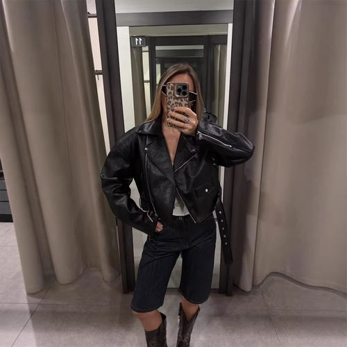 Damen Kurze strukturierte Bikerjacke aus Lederimitat Nord Taschen