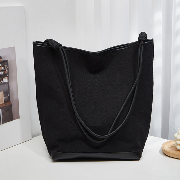 Damen Baumwoll-Leder Schultertasche mit eleganten Details Nord Taschen