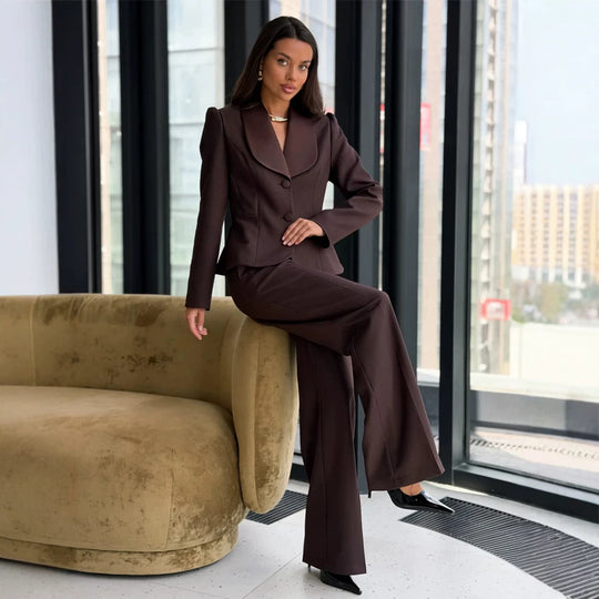 Damen Taillierter Blazer mit übergroßem Schalkragen und Hose mit hohem Bund und weitem Bein Nord Taschen