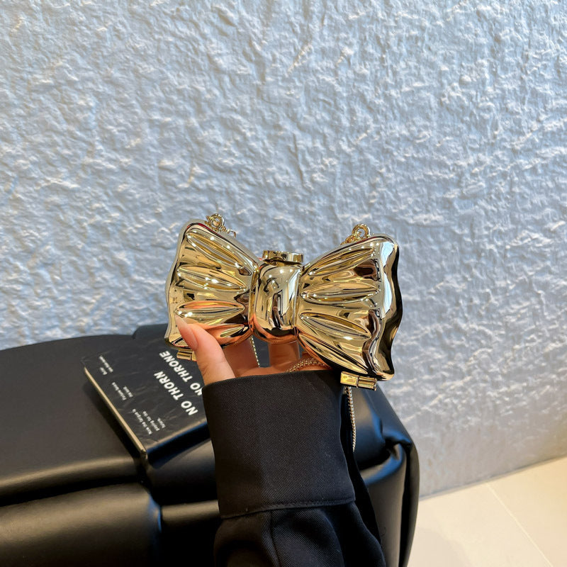 Damen Clutch im einzigartigen Schleifen-Design Nord Taschen