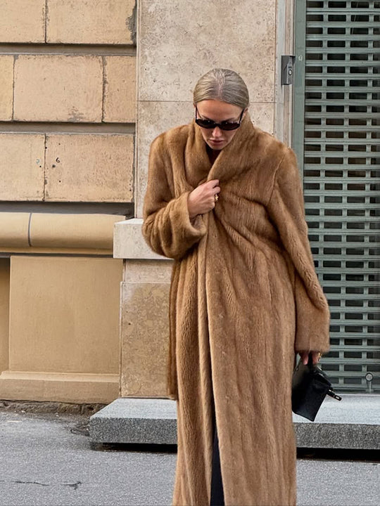 Damen Luxuriöser langer Pelzmantel mit Schalkragen und kaschierendem Oversize-Schnitt Nord Taschen
