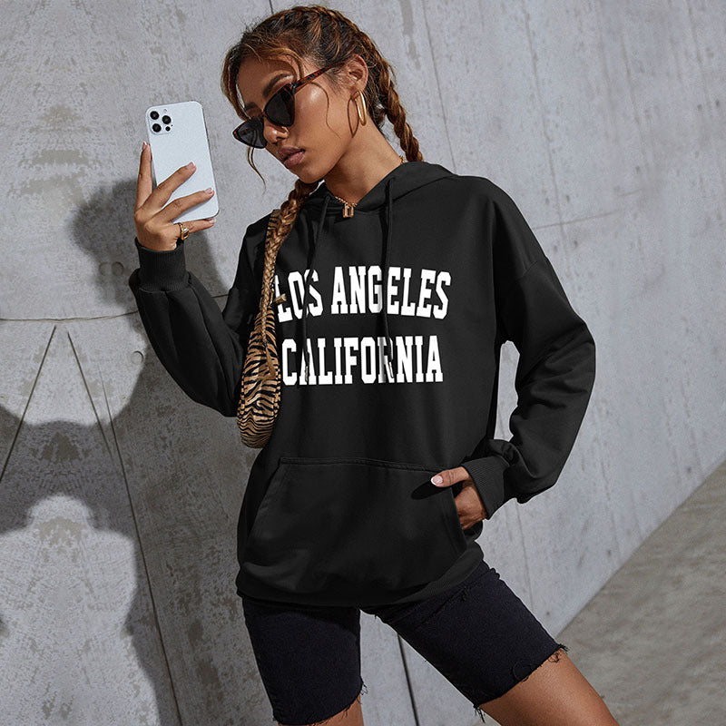 Damen Oversize-Kapuzenpullover im Collegestyle mit Kängurutasche, Retro-Logoprint und French-Terry-Futter Nord Taschen
