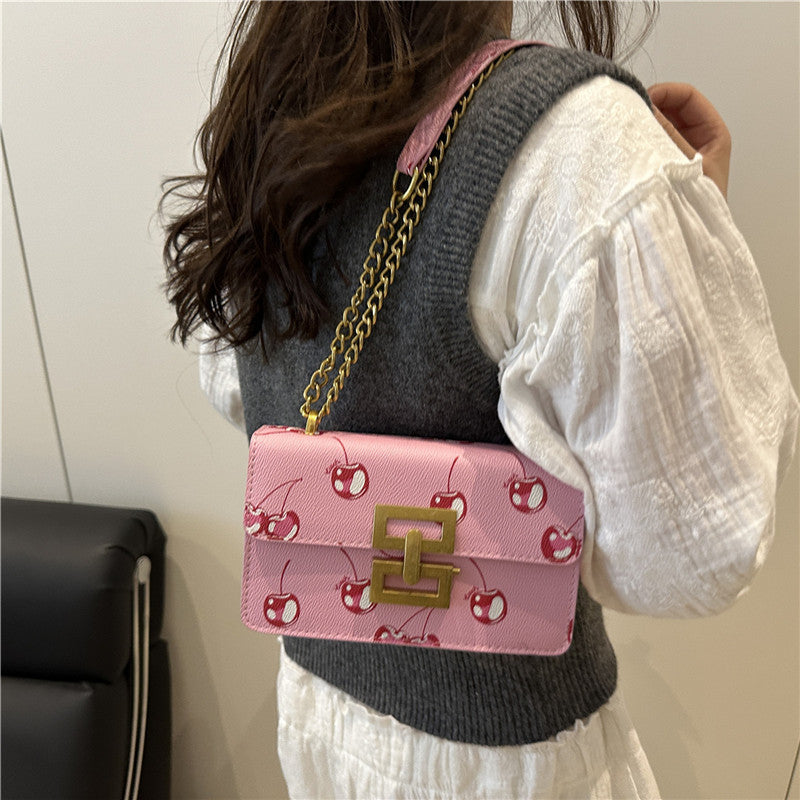 Damen Clutch mit elegantem Kettenriemen Nord Taschen
