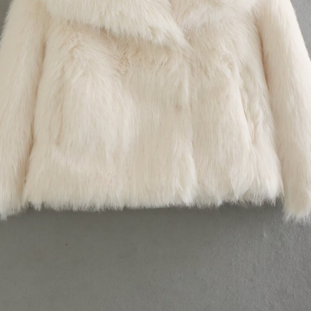 Damen Kurze Kunstfell-Jacke mit breitem Schalkragen Nord Taschen