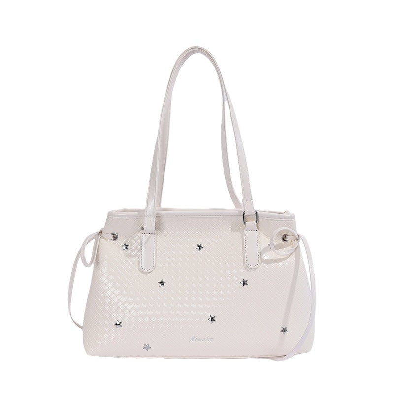 Damen Designer Handtasche mit verspieltem Anhänger und strukturiertem Obermaterial Nord Taschen