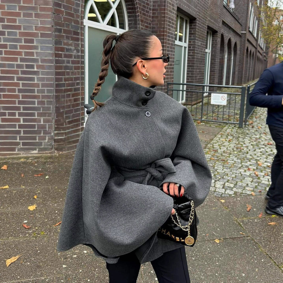 Damen Kurze Boxy-Wollmix-Jacke mit Stehkragen und aufgesetzten Pattentaschen Nord Taschen