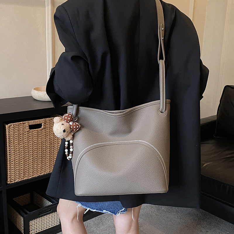 Damen Hobo-Tasche mit verspieltem Design und praktischen Fächern Nord Taschen