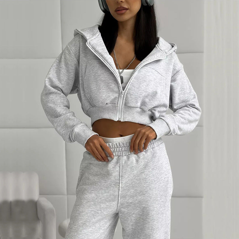 Damen moderner Cropped Hoodie und weite Jogginghose Set Nord Taschen