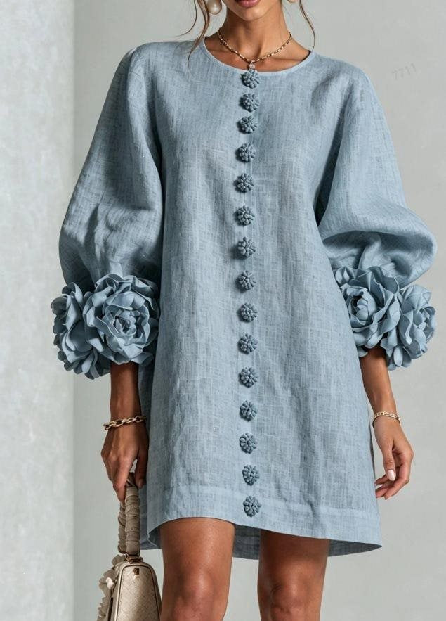Damen Kurz geschnittenes Leinenkleid mit 3D‑Blütenärmeln und mittiger Knopfleiste Nord Taschen