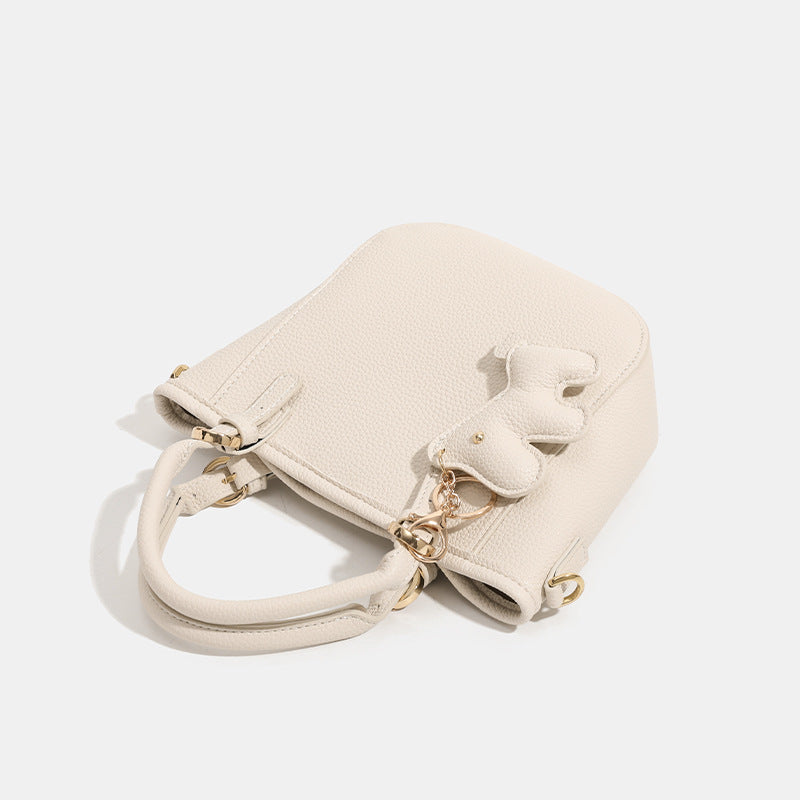 Damen Mini-Handtasche mit verspieltem Tieranhänger Nord Taschen
