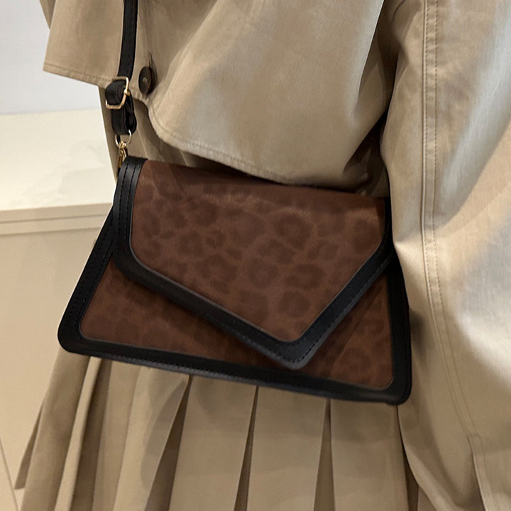 Damen Umhängetasche mit elegantem Leo-Design Nord Taschen