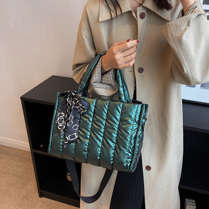 Damen Stepp Handtasche mit elegantem Schal Nord Taschen