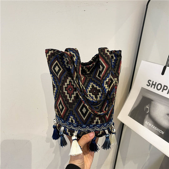 Damen Jute-Tragetasche mit modernem Ethnodruck und trendigen Quasten Nord Taschen