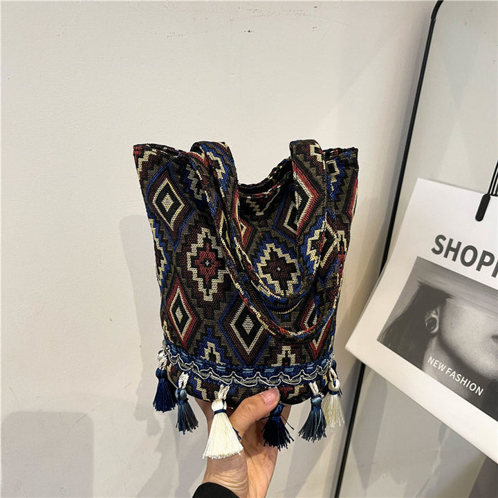 Damen Jute-Tragetasche mit modernem Ethnodruck und trendigen Quasten Nord Taschen