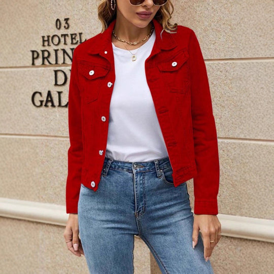 Damen taillierte kurze Jeansjacke im Trucker‑Stil mit Pattentaschen Nord Taschen