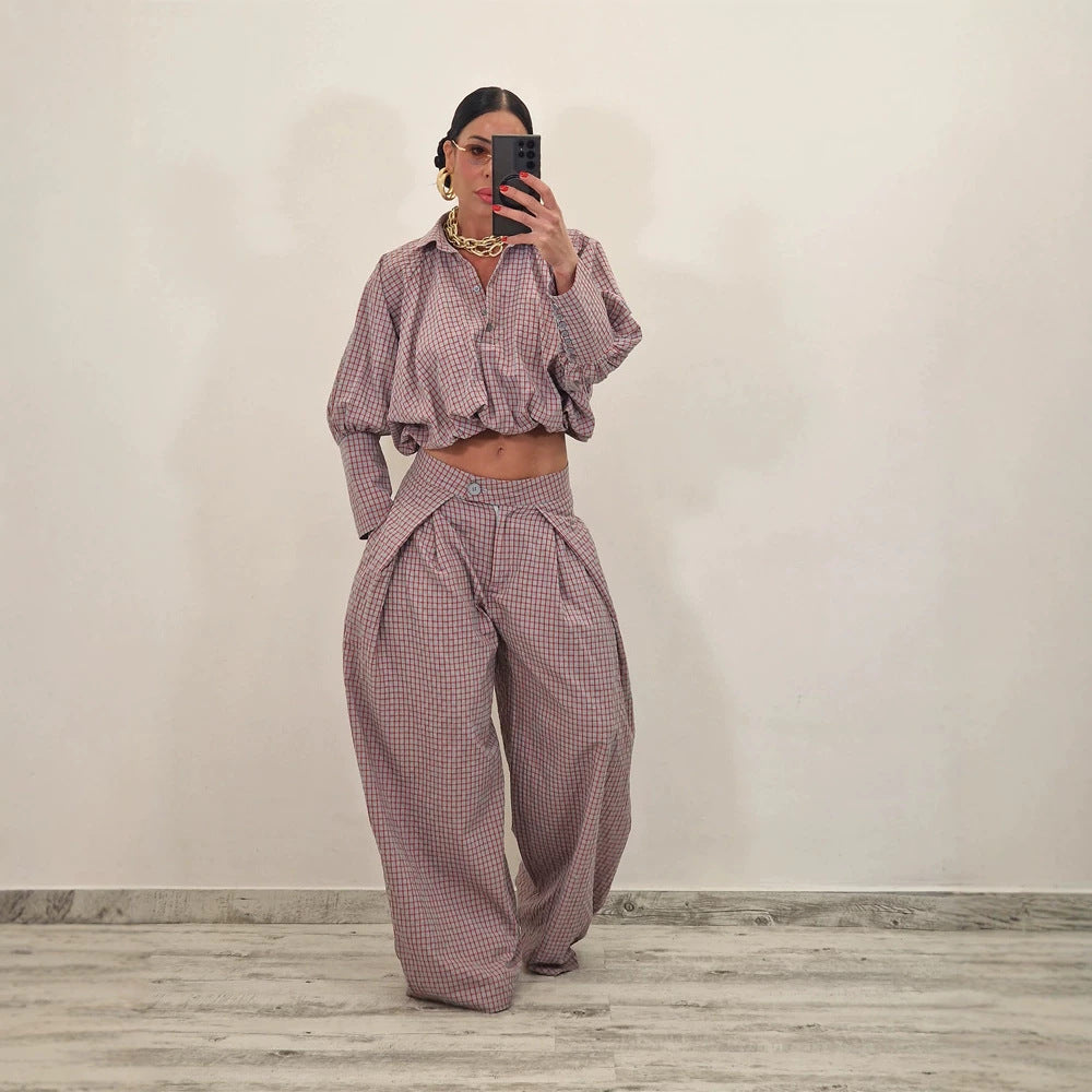 Damen Zweiteiliges kariertes Set mit Cropped Oversize-Hemd und weiter Bundfaltenhose Nord Taschen