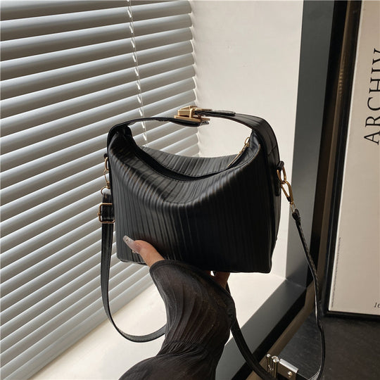 Damen Umhängetasche mit modernem Wellenstrukturobermaterial Nord Taschen