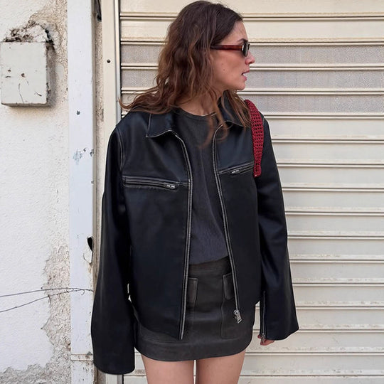 Damen Boxy-Lederimitatjacke mit zweifachem Reißverschluss und Brustzippern Nord Taschen