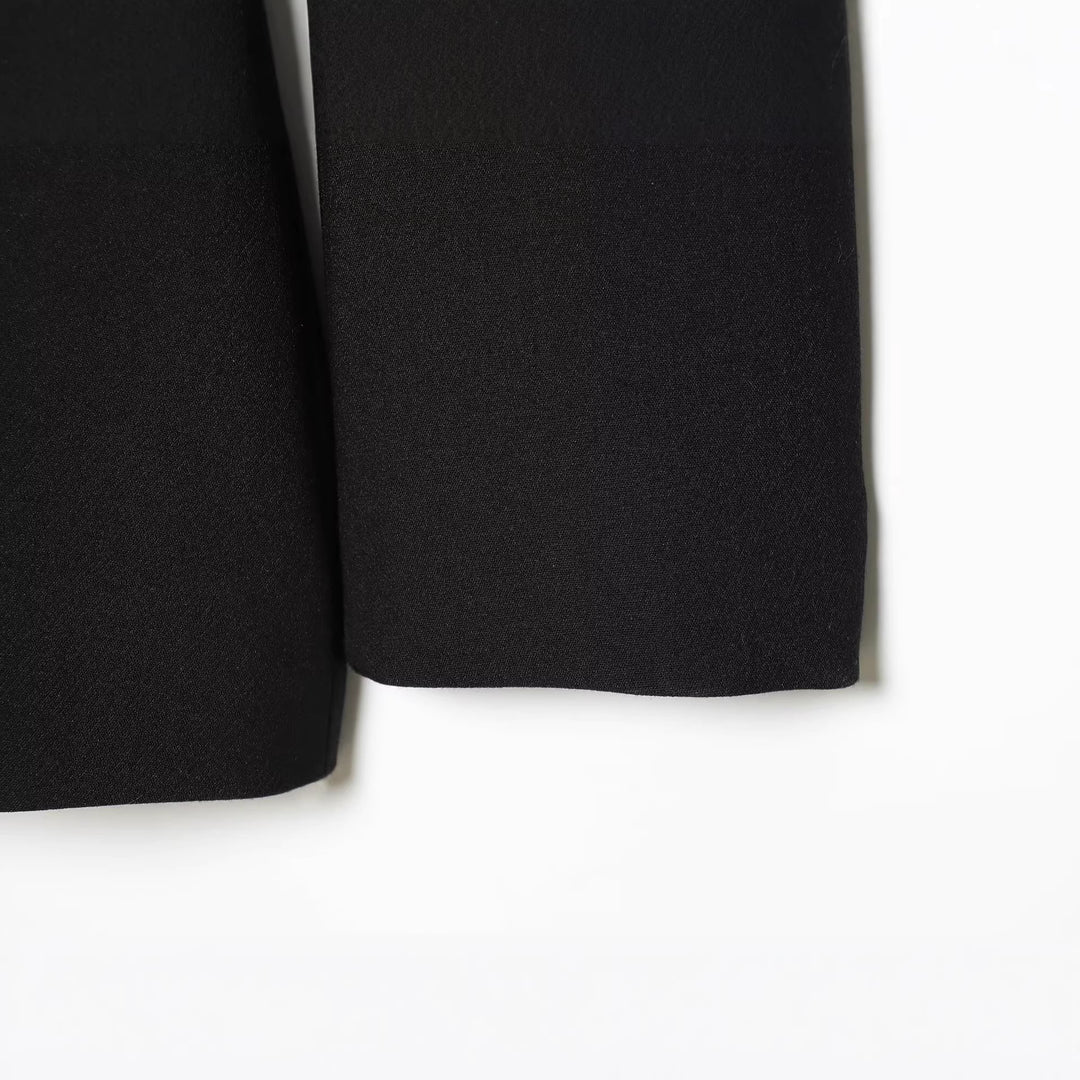 Damen Taillierter Blazer mit breitem Gürtel und goldener Ovalschließe Nord Taschen