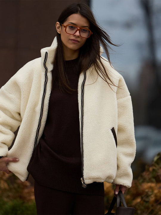 Damen Teddy-Fleece Oversize-Jacke mit hohem Stehkragen, kontrastierter Reißverschlussleiste und Eingrifftaschen Nord Taschen