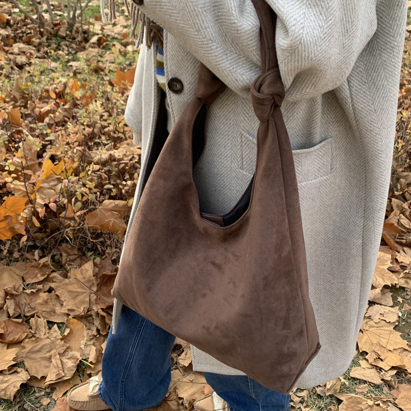 Damen Hobo-Tasche aus weichem Veloursleder mit modischem Design Nord Taschen