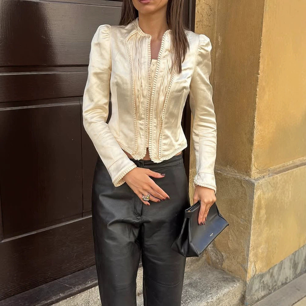 Damen Taillierter Cropped-Blazer mit skulpturierter Schulterpartie und Zierborten Nord Taschen