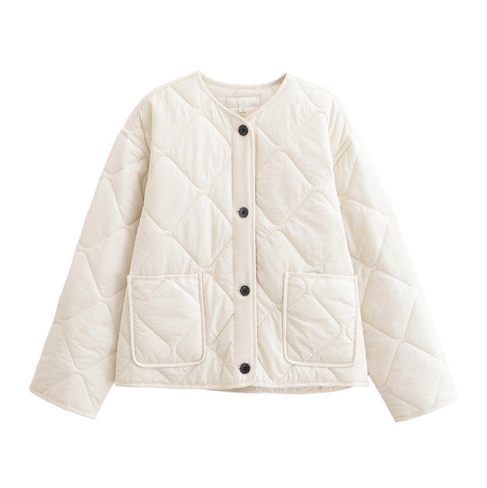 Damen 10+ gefütterte gesteppte Boxy‑Kurzjacke mit Rundhalsausschnitt, durchgehender Knopfleiste und aufgesetzten Taschen Nord Taschen