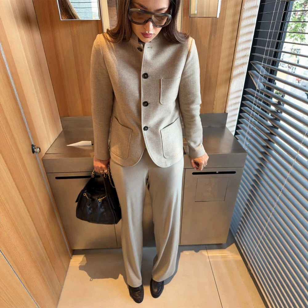 Damen Taillierte Jackenblazer aus Woll-Mix mit Stehkragen, geschwungener Saum und aufgesetzten Taschen Nord Taschen