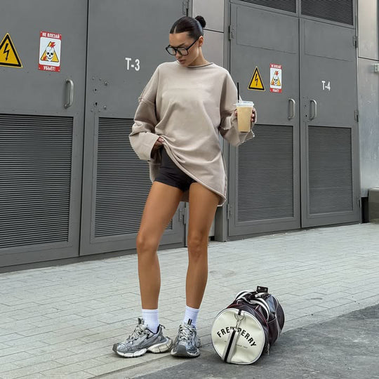Damen ultraweites Relax-Sweatshirt mit ausgefransten Nähten und asymmetrischem Saum Nord Taschen