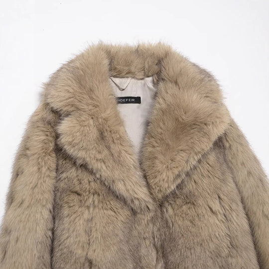 Damen Kurz geschnittener Faux-Fur-Mantel mit weitem Reverskragen Nord Taschen