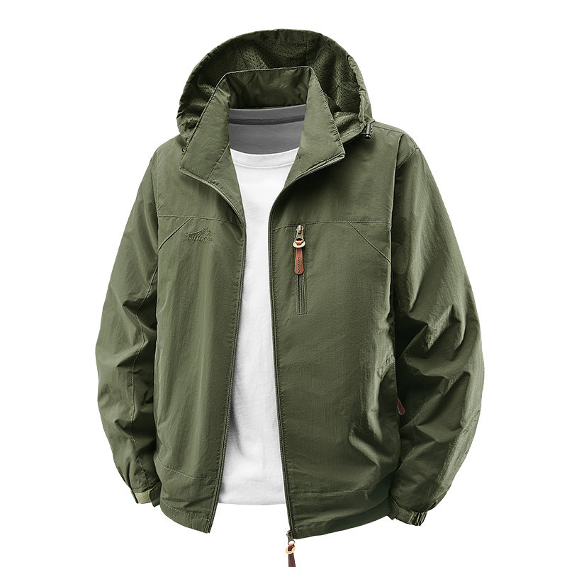Herren Packbare Wind- und Regenjacke mit perforierter Kapuzeninnenseite, Brustreißverschluss & Kordelzug Nord Taschen