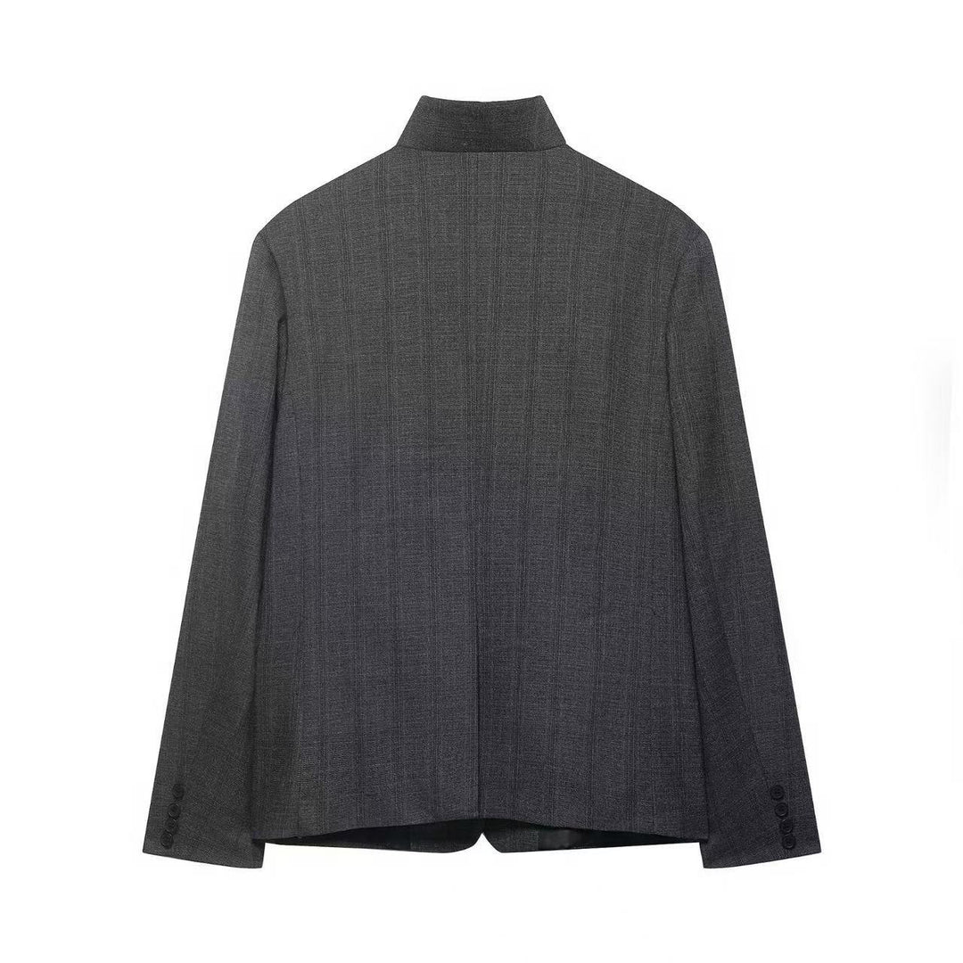 Damen Kurzblazer mit Stehkragen, asymmetrischer Knopfblende und Pattentaschen Nord Taschen