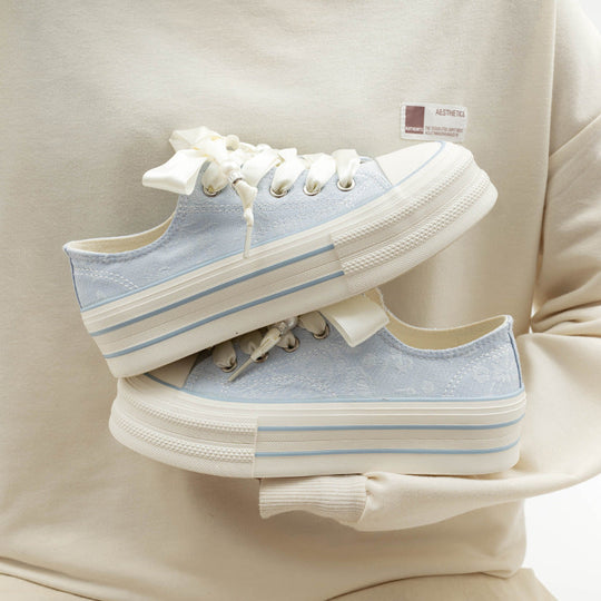 Damen Bequeme Plattform-Sneaker mit verspielten Schnürsenkeln und eleganter Oberfläche